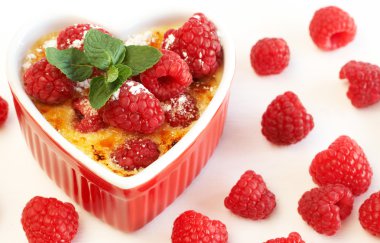 Fransız Creme brulee tatlısı