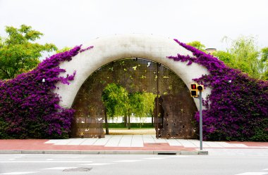 Puerta al jardín clipart