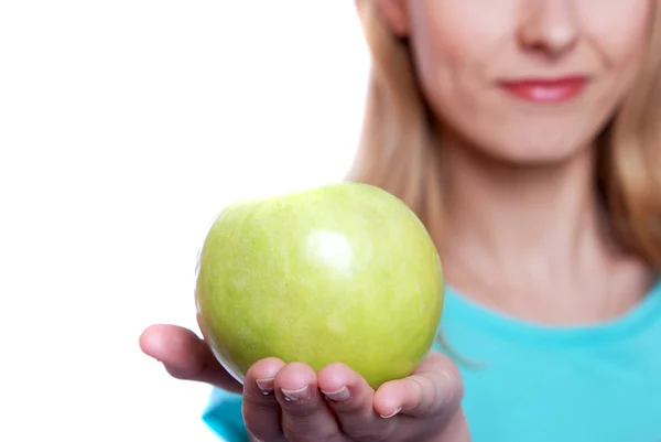 Flickan med ett grönt äpple — Stockfoto