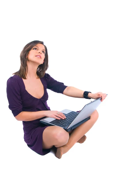 La chica con el ordenador portátil — Foto de Stock