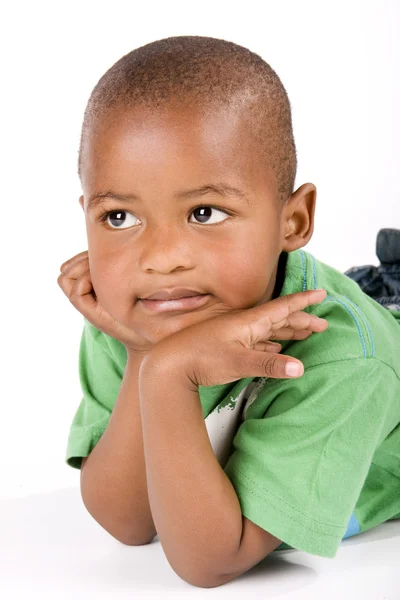 Imádnivaló 3 éves fekete vagy afro-amerikai fiú — Stock Fotó