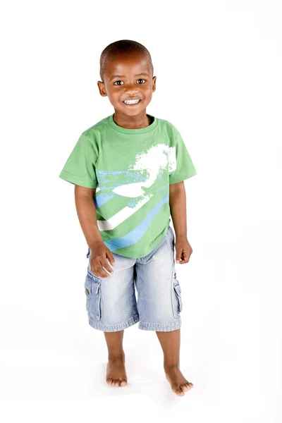 Bonito feliz 3 anos de idade preto ou afro-americano menino sorrindo Fotos De Bancos De Imagens