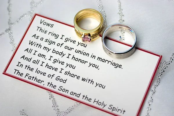 Wedding rings and vows — Stock Photo, Image