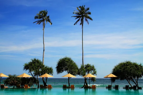 Bellissimo resort a tropici — Foto Stock
