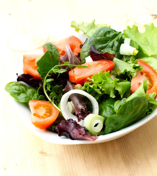 Зеленый салат — стоковое фото