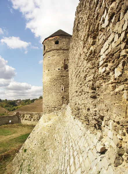Muro e torre di fortezza Kamyanets-Podolsky — Foto Stock