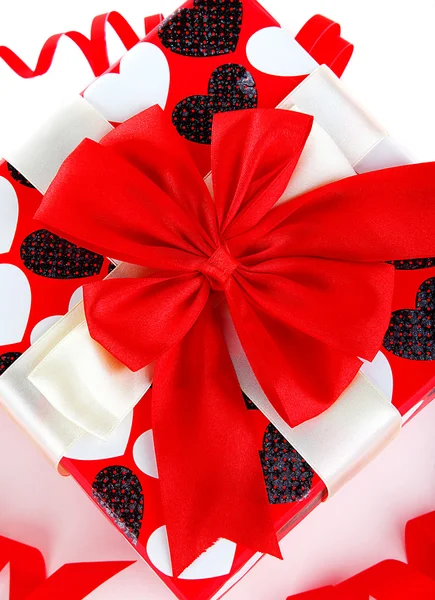 Caixa de presente romântico vermelho — Fotografia de Stock