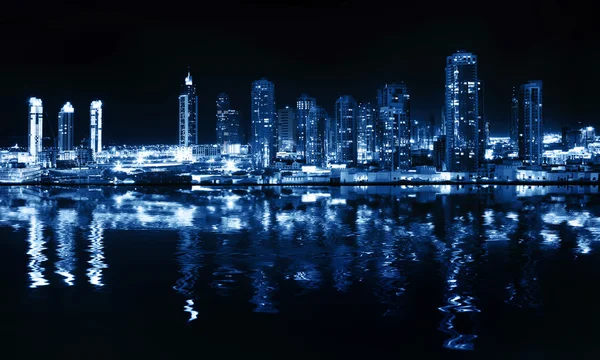 Ciudad por la noche —  Fotos de Stock