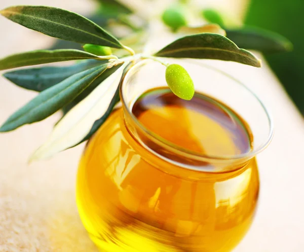 Ripe fresh green olives — Stock Photo, Image