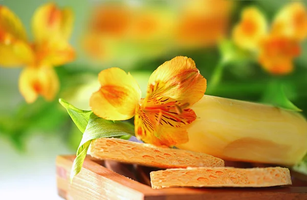 Mýdlo s lily — Stock fotografie