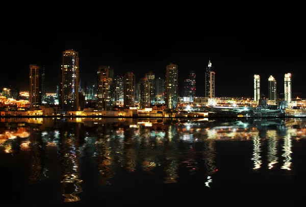 Город ночью — стоковое фото