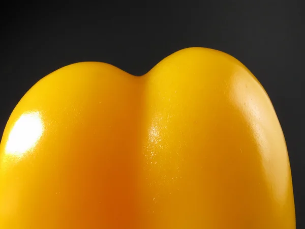 Hladké křivky žlutá paprika — Stock fotografie