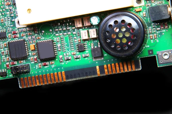 Elektronische schakelingen en soldeer componenten met chips — Stockfoto