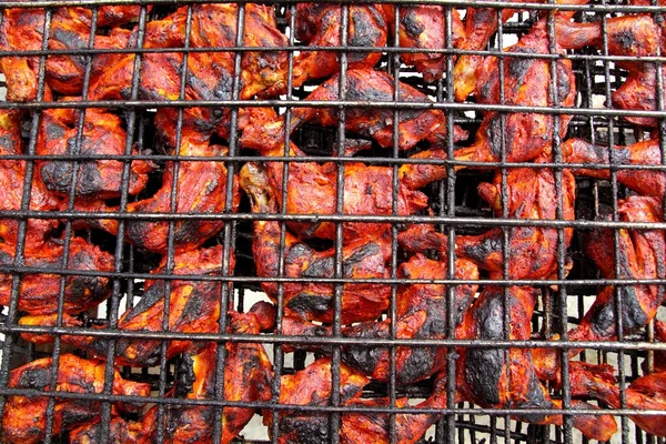 Στη σχάρα κοτόπουλο σε κόκκινο achiote σάλτσα tikinchik Μάγια — Φωτογραφία Αρχείου