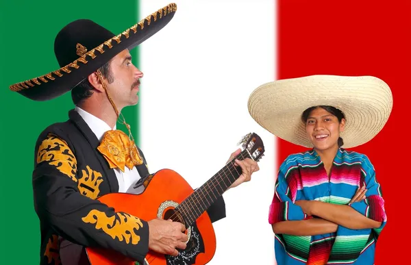 Mariachi mexicano charro hombre y poncho México chica —  Fotos de Stock
