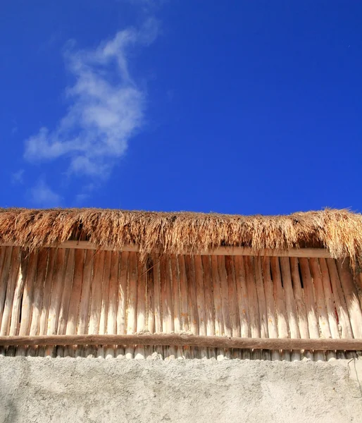 Palapa detalle techo solar palos de madera wal —  Fotos de Stock