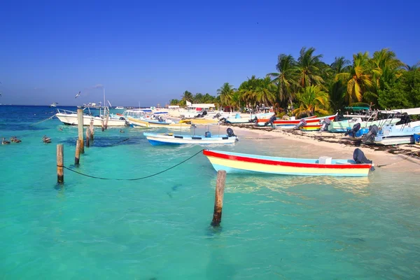 Isla mujeres Meksyk łodzi turkusowe morze Karaibskie — Zdjęcie stockowe