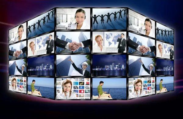 Futurisztikus tv videó hírek digitális kijelzővel falra — Stock Fotó