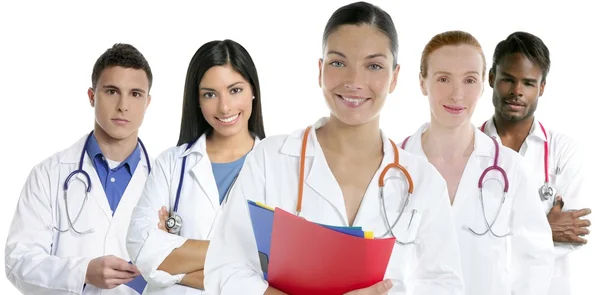 Ärzteteam Gruppe in einer Reihe weißer Hintergrund — Stockfoto