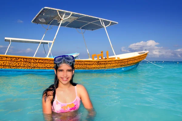 Latin beach teen girl Caribbean goggles vacation — Φωτογραφία Αρχείου