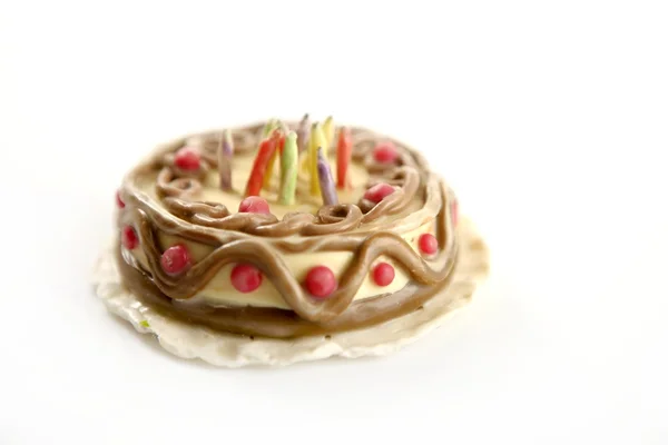 Beyaz üzerinde oyuncak hamuru mutlu doğum günü pastası — Stok fotoğraf