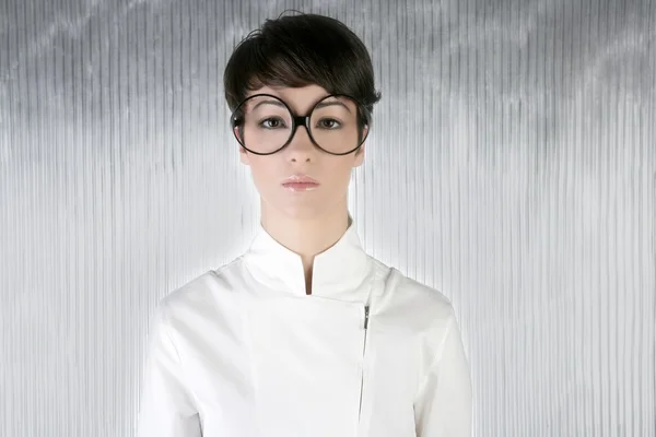 Rolig humor futuristiska kvinna stora glasögon — Stockfoto
