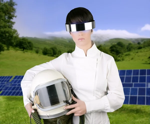Futurista nave espacial astronauta capacete mulher — Fotografia de Stock