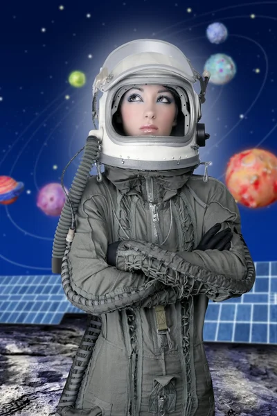 Astronauta nave espacial capacete mulher moda — Fotografia de Stock