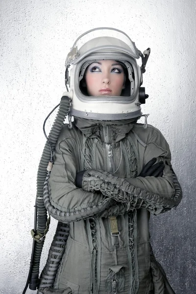 宇航员太空飞船飞机头盔时尚女人 — 图库照片
