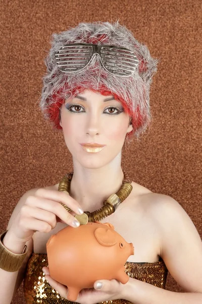 ファッションの未来の金青銅の女性 piggybank — ストック写真