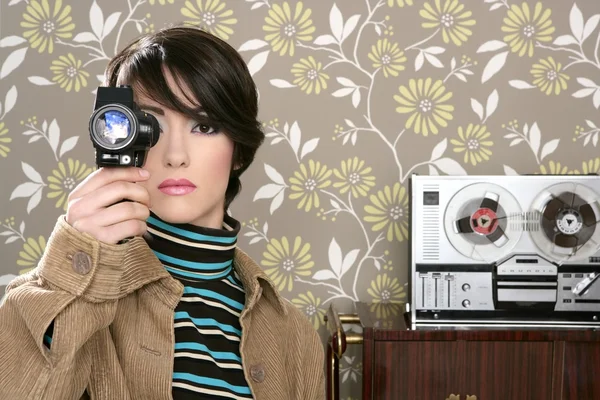 Multimediální filmu 8mm žena hudby pásku otevřené ree — Stock fotografie