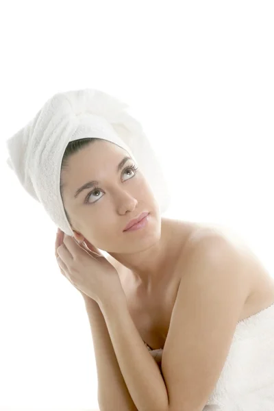 Mulher bonita com toalha de banho em branco — Fotografia de Stock