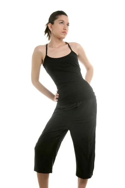 Czarny moda ubrana kobieta pozowanie na studio — Zdjęcie stockowe