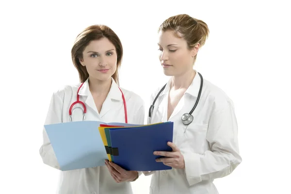 两个医生在白色孤立的妇女 — 图库照片