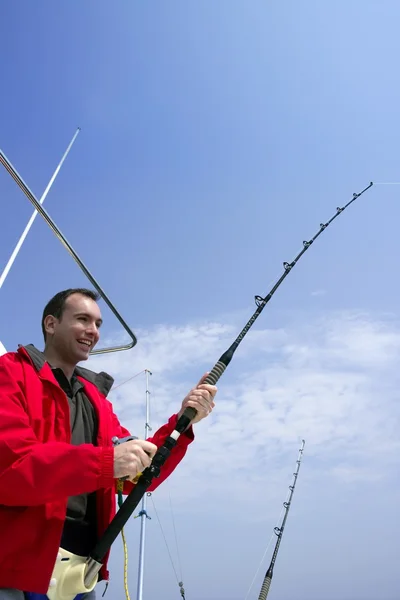 Fiskare fiske på båten stora spelet tonfisk — Stockfoto
