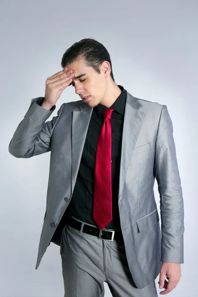 Biznesmen martwi się ból głowy podkreślił i smutny — Zdjęcie stockowe