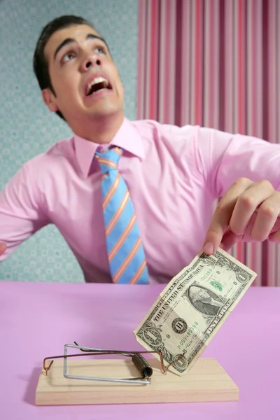 Podnikatel s poznámkou dolar na myší past — Stock fotografie