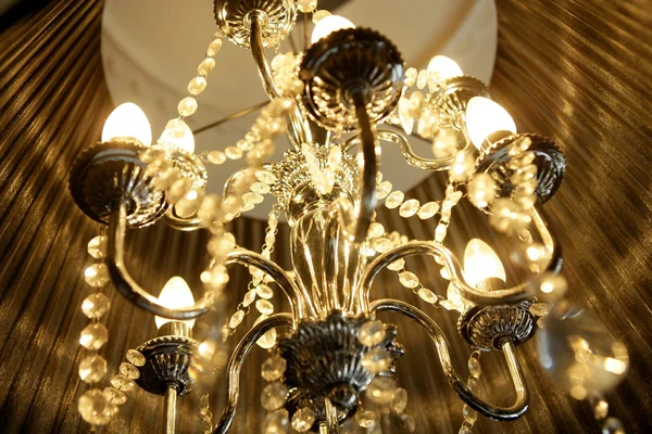 ヴィンテージのシャンデリア ランプ — ストック写真