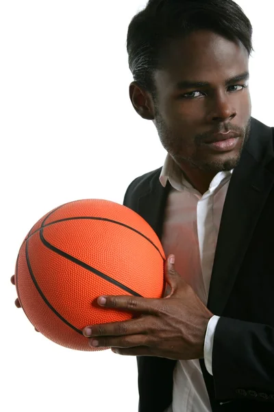 Afryki amerykański młody biznesmen piłkę do koszykówki — Zdjęcie stockowe