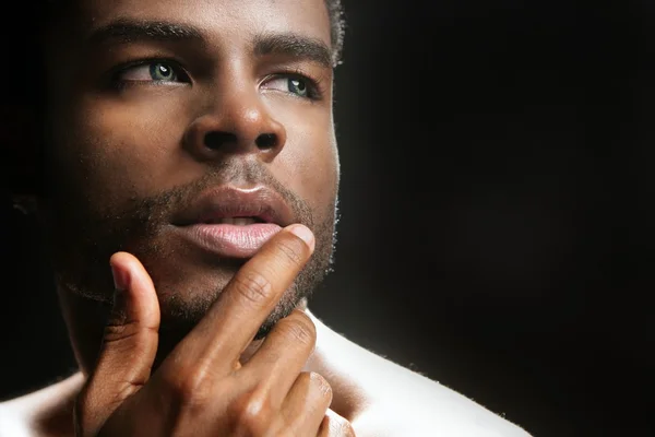 Afro-Amerikaanse schattig zwarte jongeman portret — Stockfoto