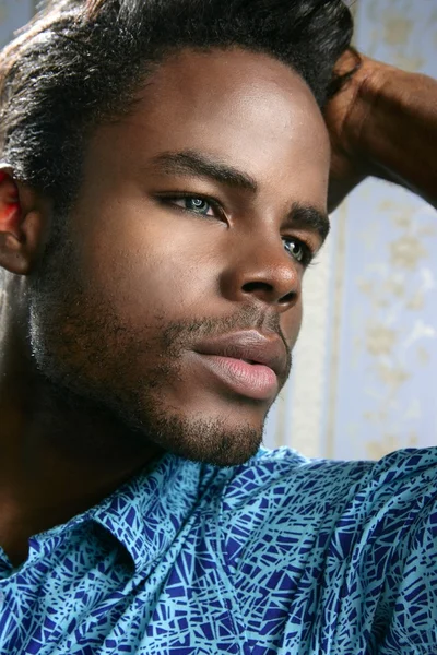 Portrét africké americké roztomilý mladý černoch — Stock fotografie