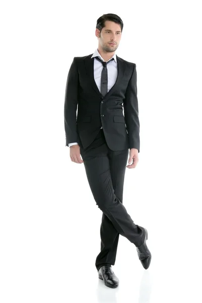 Moda full length elegante giovane vestito nero uomo — Foto Stock