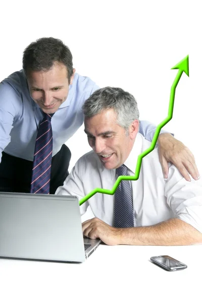 Empresários felizes computador bom relatório gráfico — Fotografia de Stock