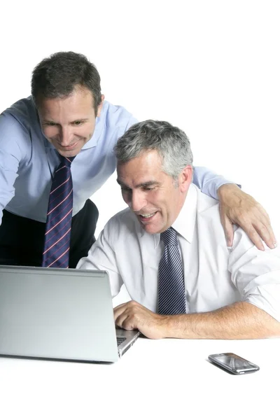 Equipe de empresário feliz no computador boas vendas — Fotografia de Stock