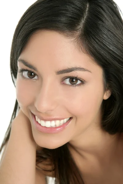 Mooie brunette Indiase vrouw close-up portret — Stockfoto