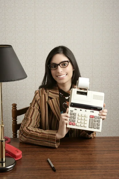 Secrétaire comptable rétro femme vintage bureau — Photo