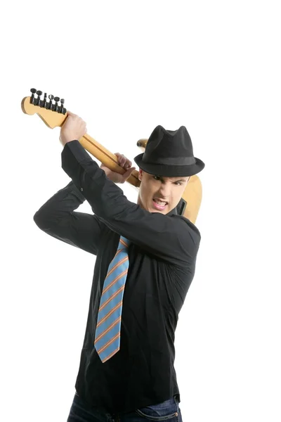 Jovem sexy masculino guitarrista, gravata e chapéu preto — Fotografia de Stock