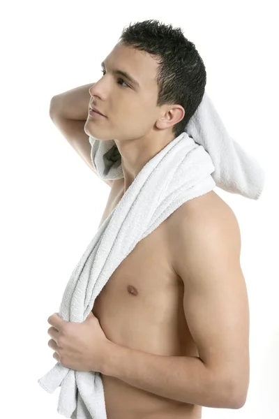 Młody przystojny mężczyzna po kąpieli z ręcznikiem — Zdjęcie stockowe