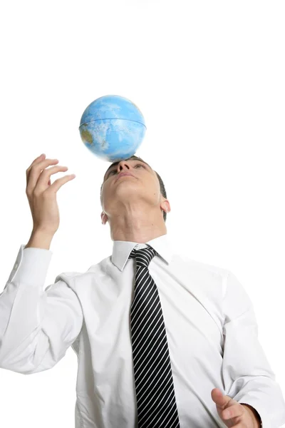 Бізнесмен грає зі сферою глобальної карти — стокове фото