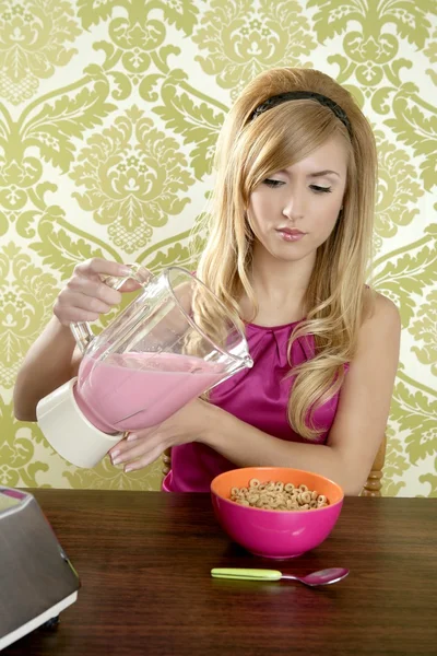 Retro breakfast woman milkshake corn flakes — Stock Photo, Image
